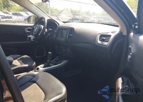 2020 Jeep Compass Latitude 4X4 from USA, damaged, VIN 3C4NJDBB2LT112590